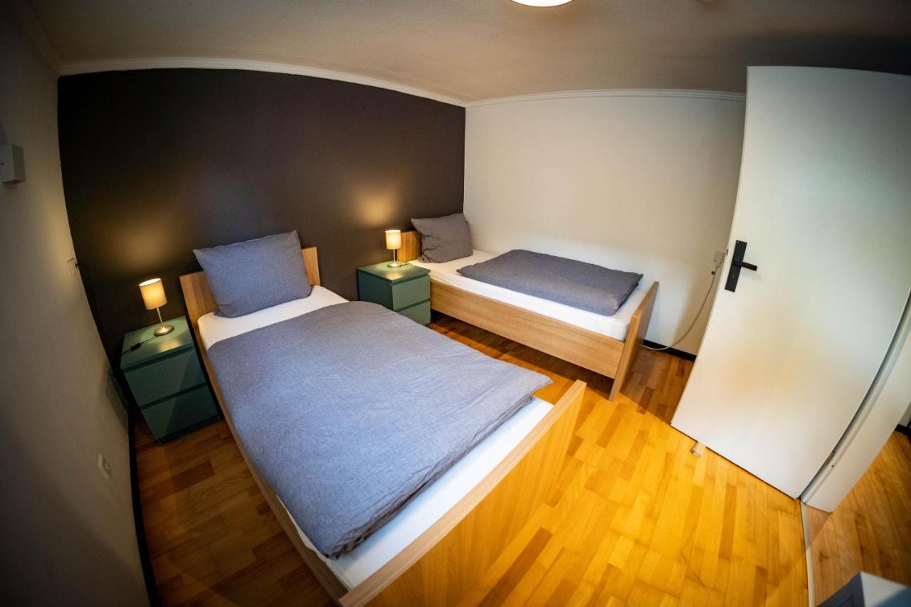 Gemuetliche 2-Zimmer Souterrain Wohnung Dusseldorf Exterior photo
